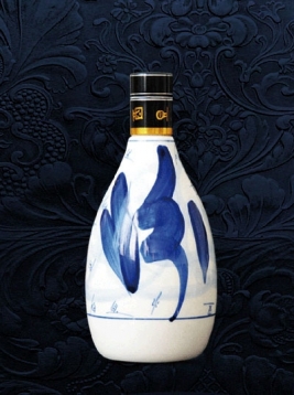 辽宁汾酒青花瓶